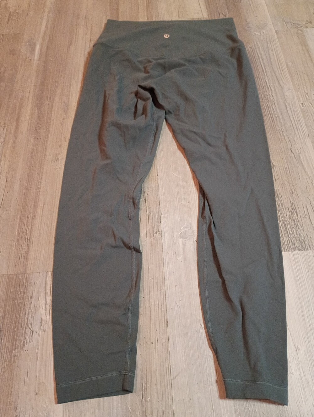 Lululemon - Picture 3 of 7